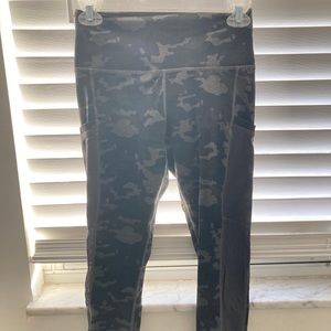 Fabletics cropped camo leggings